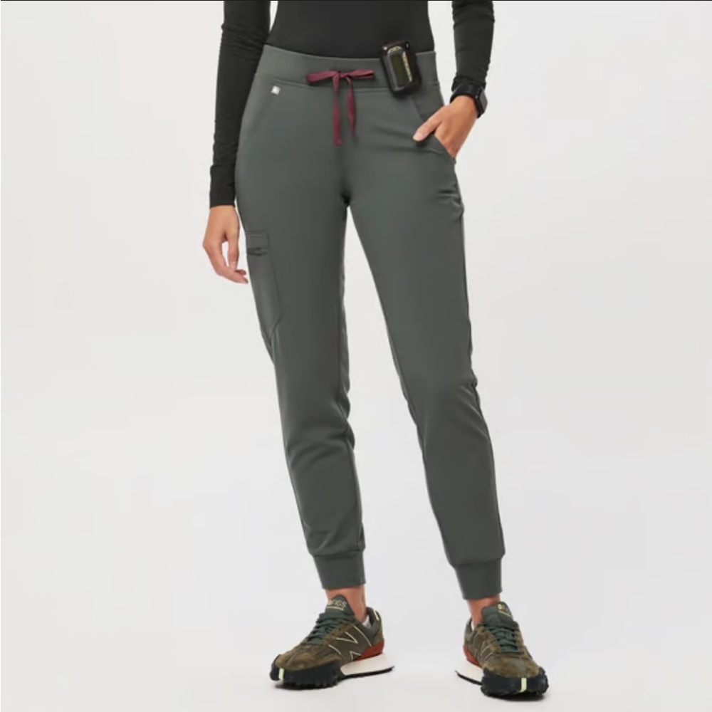 Figs Zamora Jogger Scrub Pants Bonsai